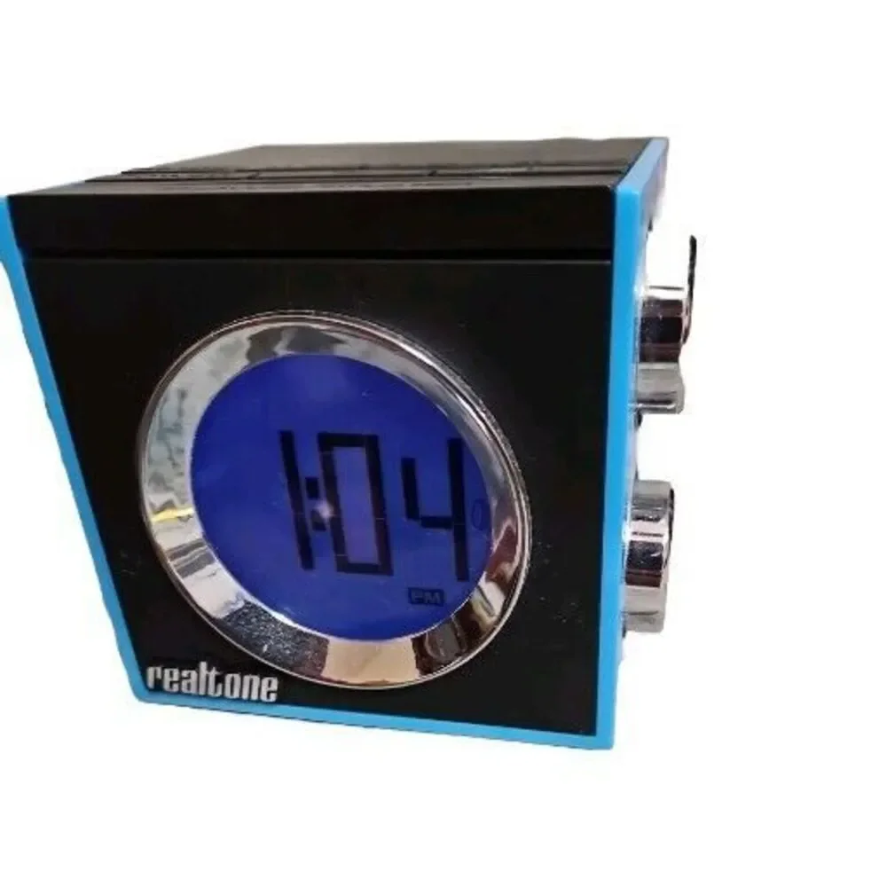 RealTone RT205 AM/FM Dual Alarm Clock Cube‎